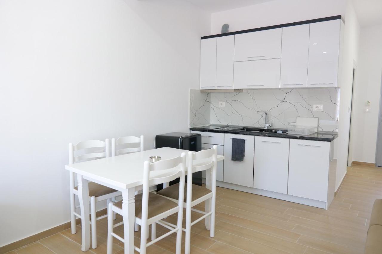 Iljo Apartments Ksamil Extérieur photo