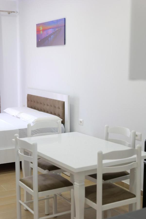 Iljo Apartments Ksamil Extérieur photo